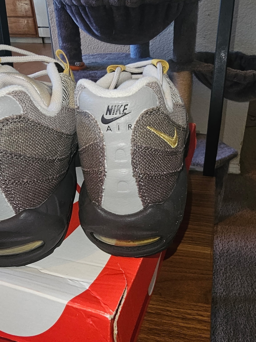 Nike Men’s Brown & Yellow Air Max 95 Sneakers - Picture 8 of 9